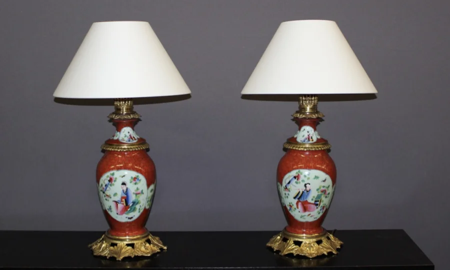 PAIR OF LAMPS