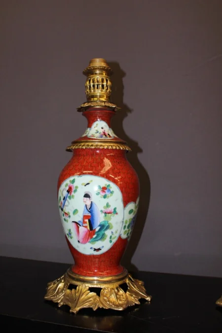 PAIR OF LAMPS