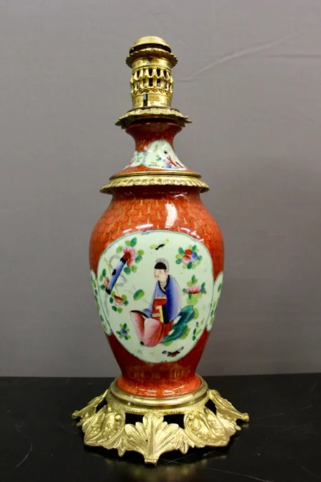 PAIR OF LAMPS