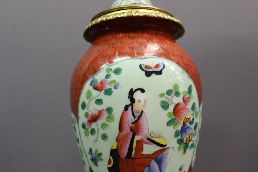 PAIR OF LAMPS