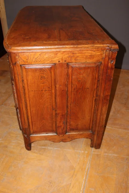 Commode Louis XIV à Façade Bombée En Frêne XVIII