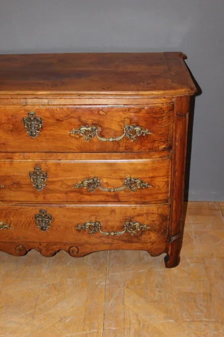 Commode Louis XIV à Façade Bombée En Frêne XVIII