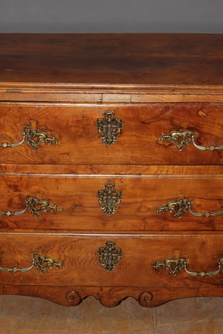 Commode Louis XIV à Façade Bombée En Frêne XVIII