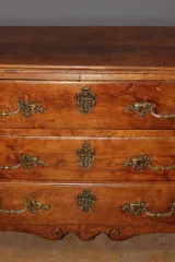 Commode Louis XIV à Façade Bombée En Frêne XVIII