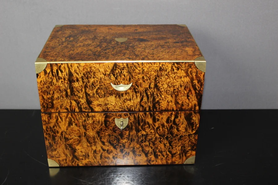 DEKANTER-BOX