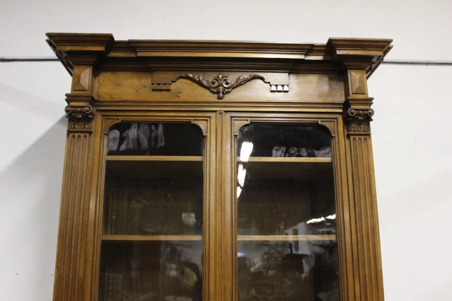 Bibliothèque en noyer fin XIX