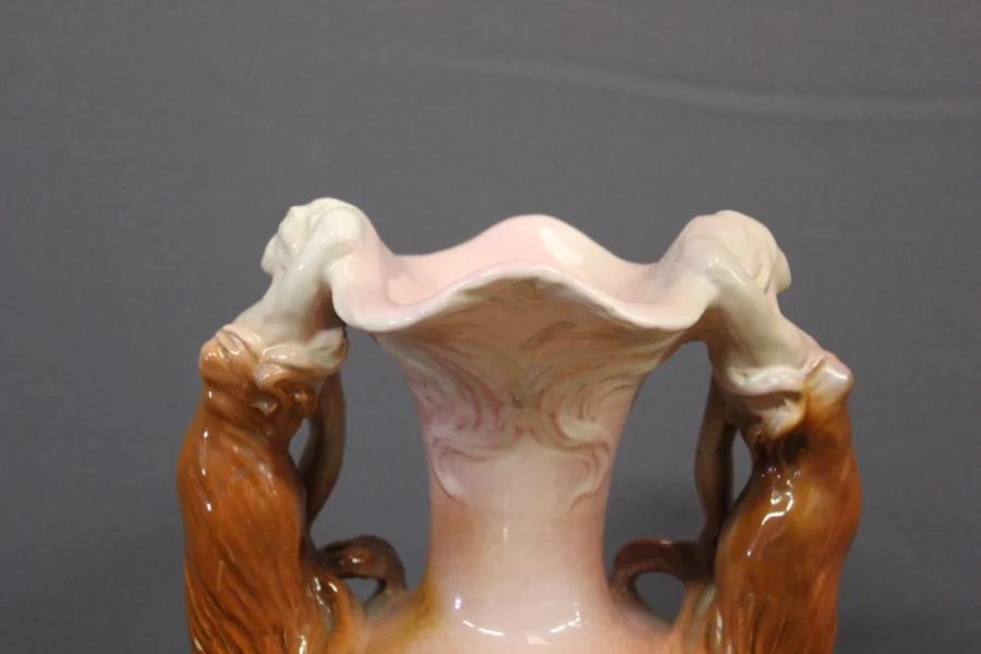 Vase Art Nouveau Décor De Femmes Par Delphin Massier
