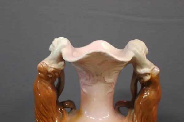 Vase Art Nouveau Décor De Femmes Par Delphin Massier