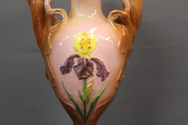 Vase Art Nouveau Décor De Femmes Par Delphin Massier