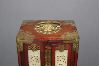 Petit Cabinet Chinois En Bois Et Pierre Dure XX Siècle