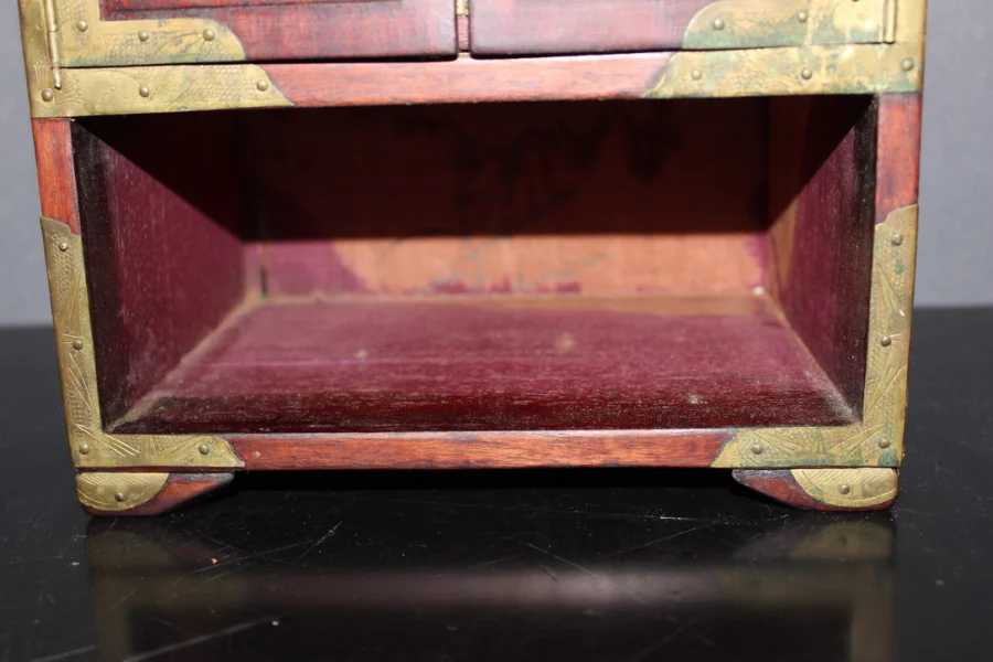 Petit Cabinet Chinois En Bois Et Pierre Dure XX Siècle