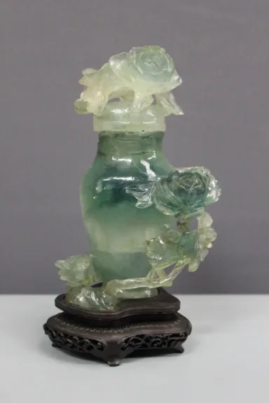 Vase Couvert En Fluorine à Décor De Fleurs , Asie