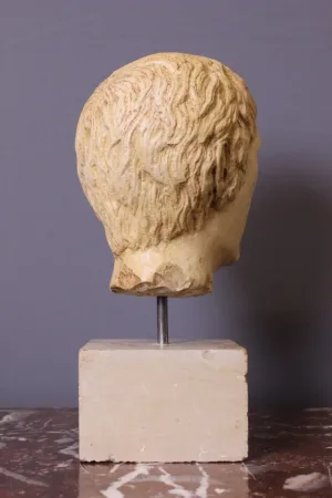 Tête De Romain Ou Grec En Pierre Sculptée