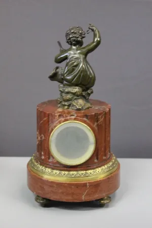 Pendule Borne Surmonté d'Un Putti Vers 1880
