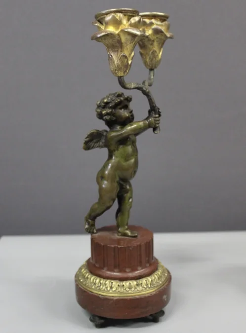 Pendule Borne Surmonté d'Un Putti Vers 1880