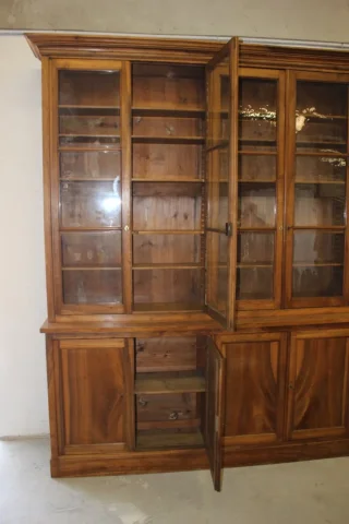 Bibliothèque quatre portes En Noyer Vers 1830