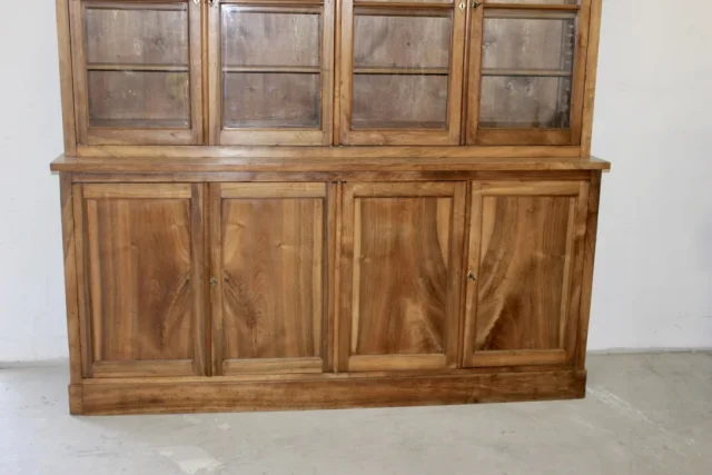 Bibliothèque quatre portes En Noyer Vers 1830