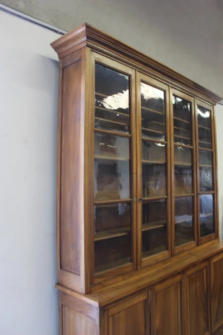 Bibliothèque quatre portes En Noyer Vers 1830