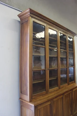 Bibliothèque quatre portes En Noyer Vers 1830