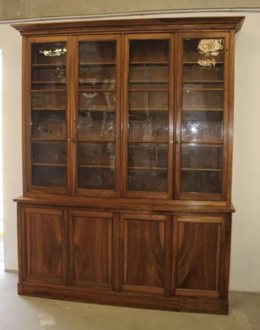 Bibliothèque quatre portes En Noyer Vers 1830
