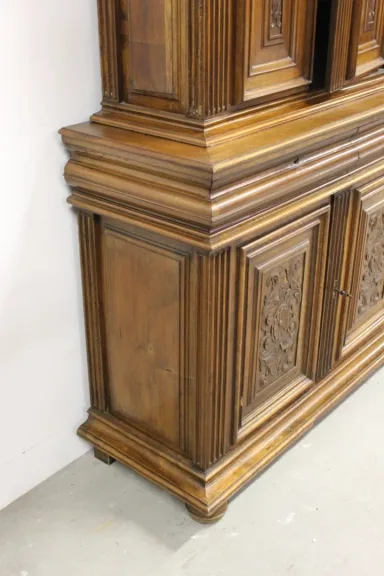 Meuble Deux Corps à Retrait Louis XIII En Noyer Fin XVII