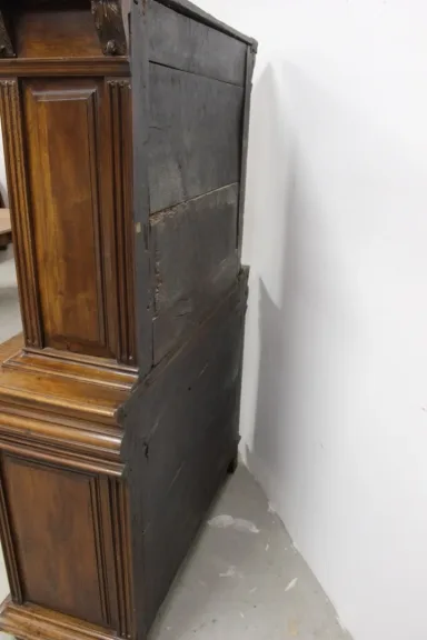 Meuble Deux Corps à Retrait Louis XIII En Noyer Fin XVII