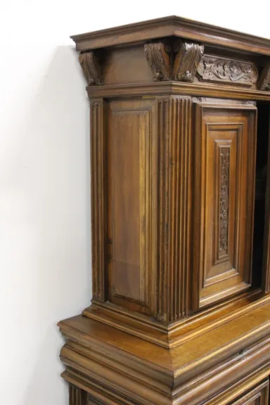 Meuble Deux Corps à Retrait Louis XIII En Noyer Fin XVII