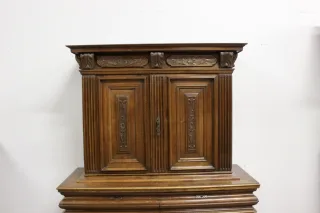 Meuble Deux Corps à Retrait Louis XIII En Noyer Fin XVII