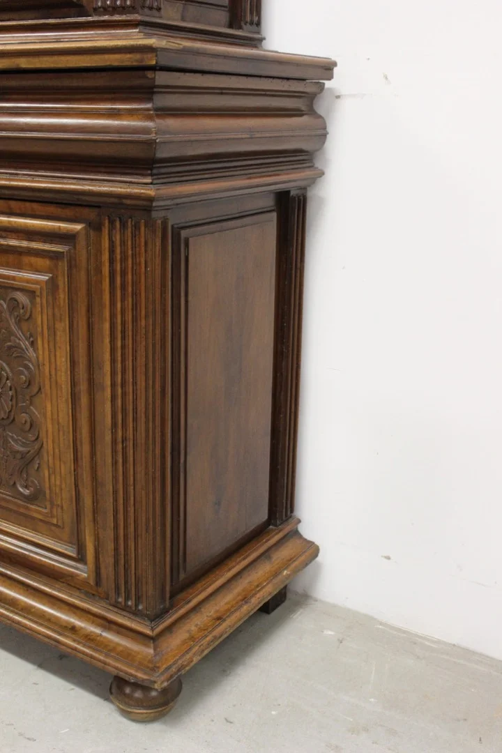 Meuble Deux Corps à Retrait Louis XIII En Noyer Fin XVII