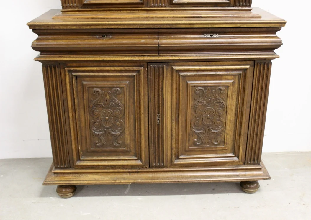 Meuble Deux Corps à Retrait Louis XIII En Noyer Fin XVII