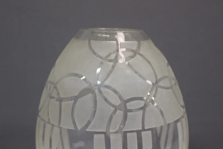 Vase Art Déco à Décor Géométrique Par Georges Chevalier
