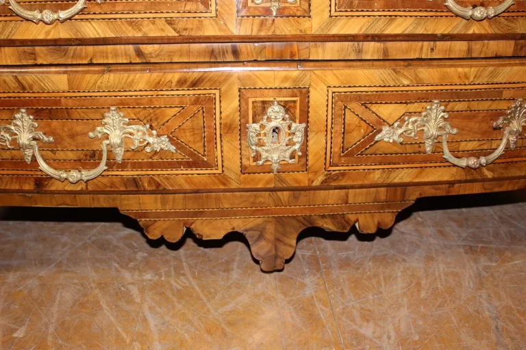 KOMMODE AUS DER LOUIS-XIV-ZEIT