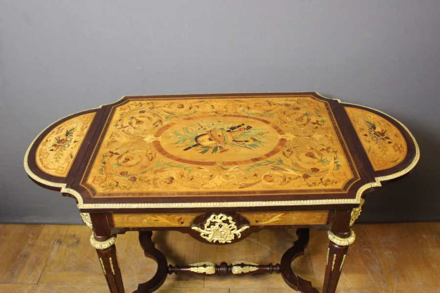 Table De Milieu Napoléon III En Marqueterie Vers 1880