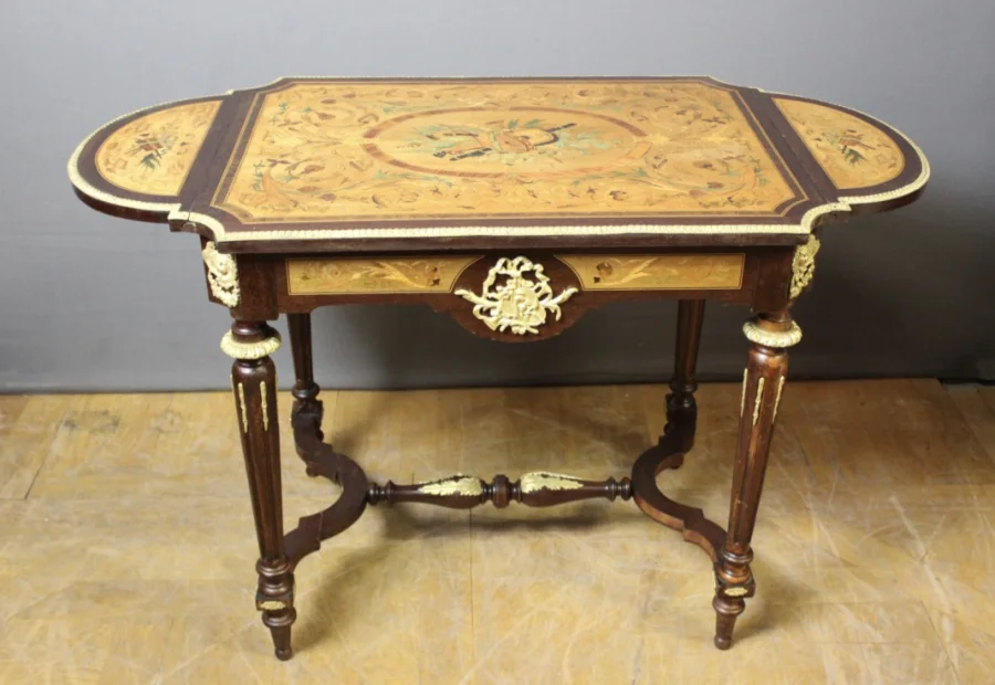 Table De Milieu Napoléon III En Marqueterie Vers 1880