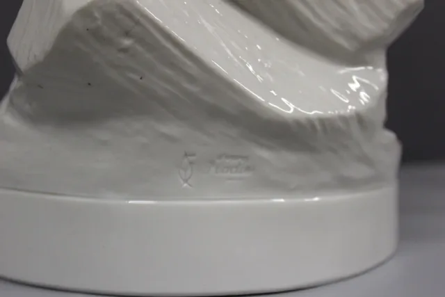 ESTATUILLA DE PORCELANA DE VENUS