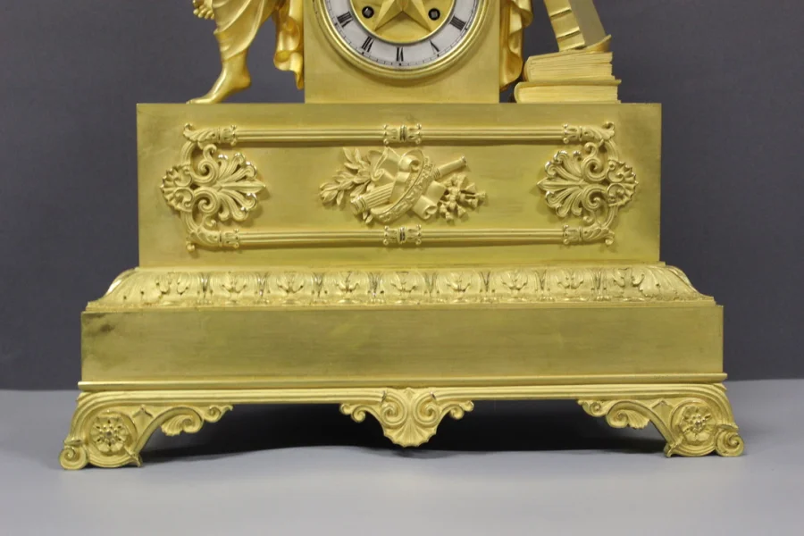 Pendule Restauration En Bronze Doré , Allégorie à l'Astronomie Début XIX