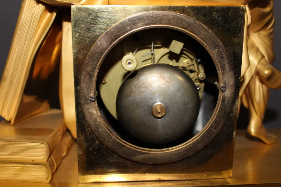 Pendule Restauration En Bronze Doré , Allégorie à l'Astronomie Début XIX
