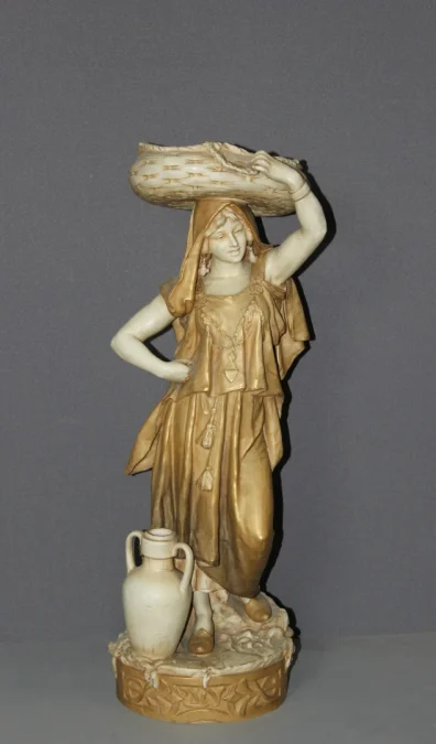 PORCELAIN FIGURE