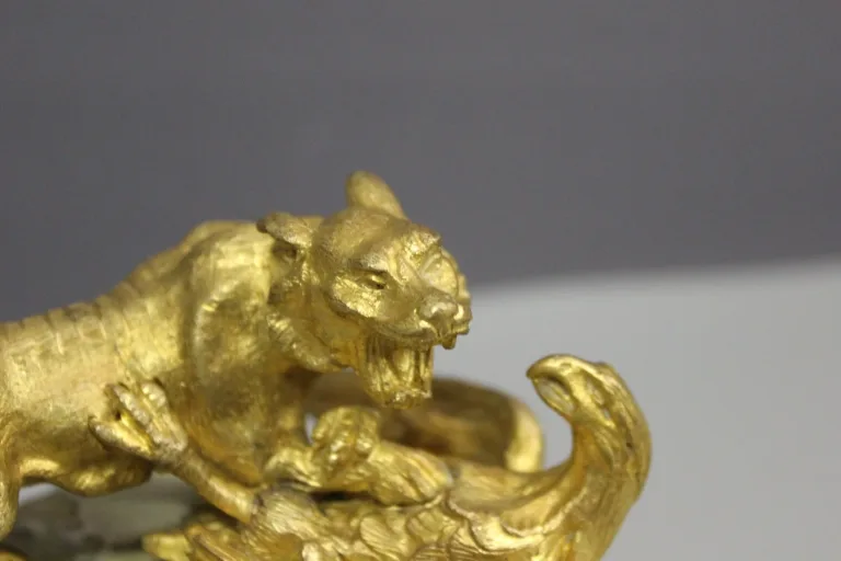 Bronze Doré , Tigre Attaquant Un Aigle Vers 1900