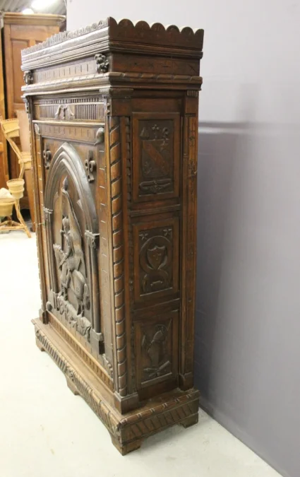 Bonnetière De Style Henri II En Chêne à Décor De Jeanne d'Arc Fin XIX