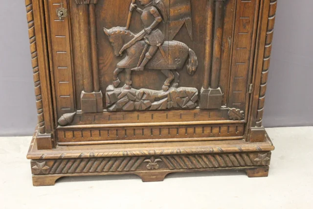 Bonnetière De Style Henri II En Chêne à Décor De Jeanne d'Arc Fin XIX
