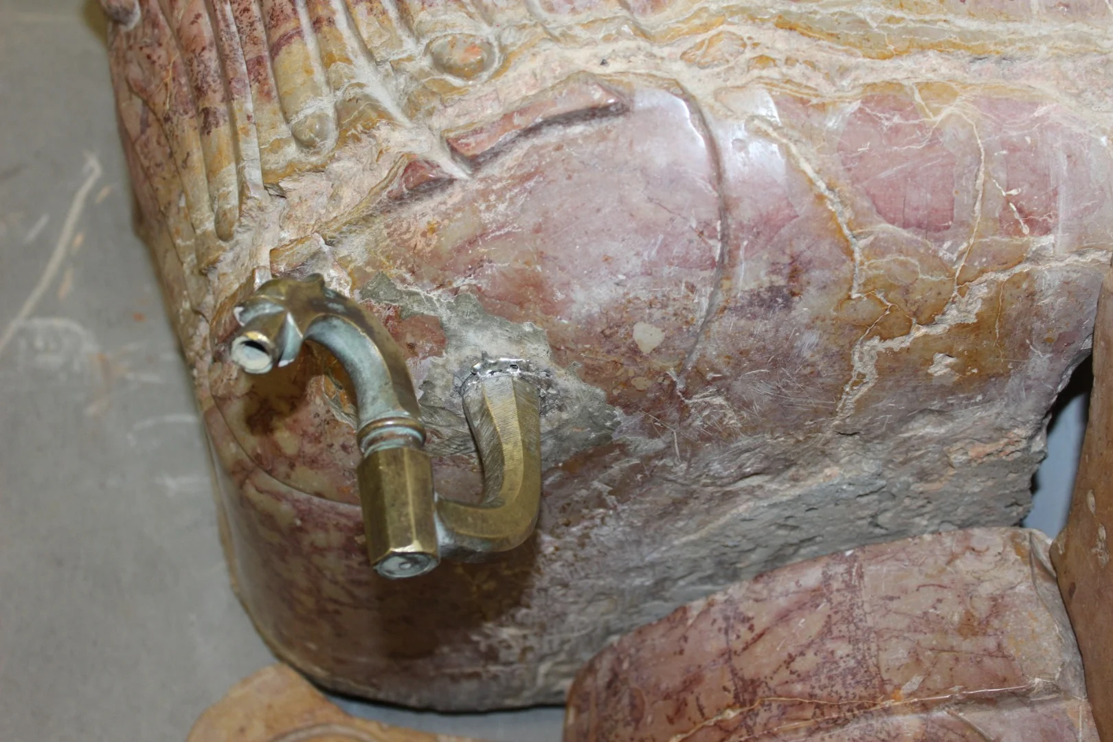 HOEKFONTEIN UIT DE LODEWIJK XIV-PERIODE