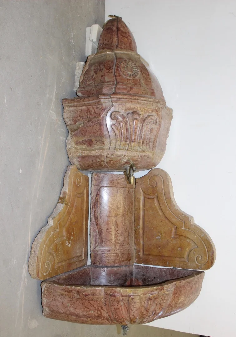 HOEKFONTEIN UIT DE LODEWIJK XIV-PERIODE