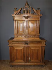 Buffet à Retrait Louis XIII En Noyer  Fin XVII Siècle