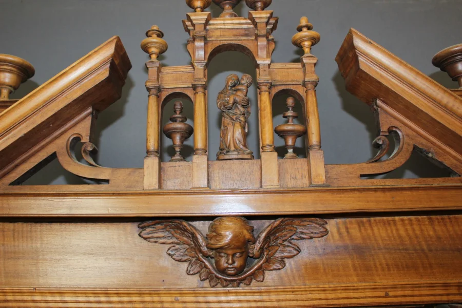 Buffet à Retrait Louis XIII En Noyer  Fin XVII Siècle