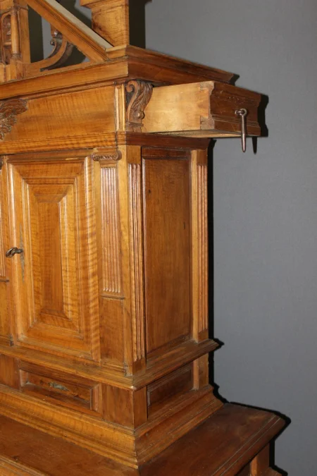 Buffet à Retrait Louis XIII En Noyer  Fin XVII Siècle