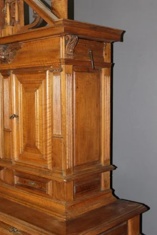 Buffet à Retrait Louis XIII En Noyer  Fin XVII Siècle