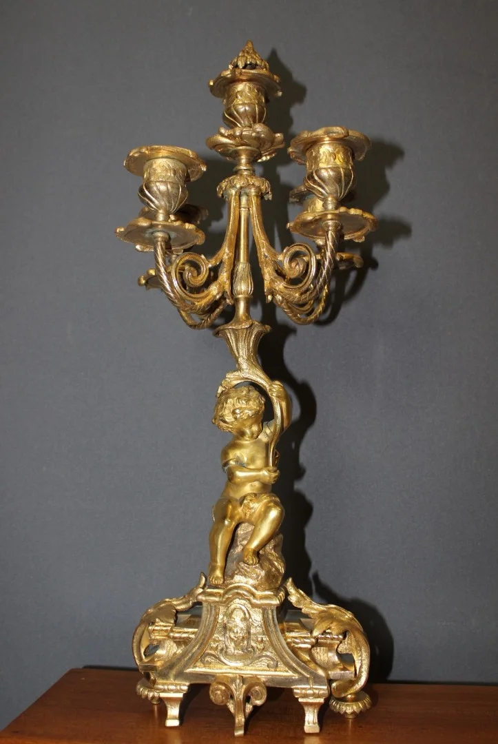 PAREJA DE CANDELEROS DEL PERIODO DE NAPOLEÓN III