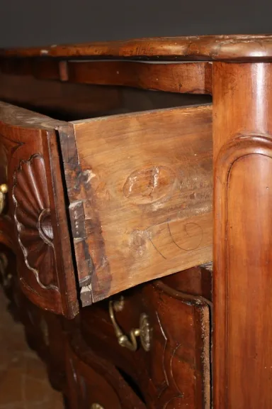 Commode Arbalète Provençale En Noyer XVIII