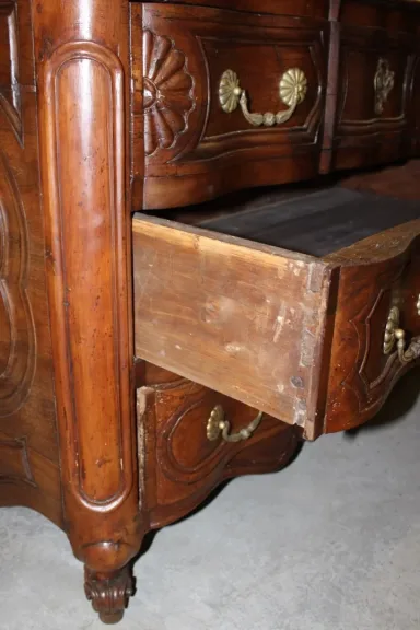 Commode Arbalète Provençale En Noyer XVIII